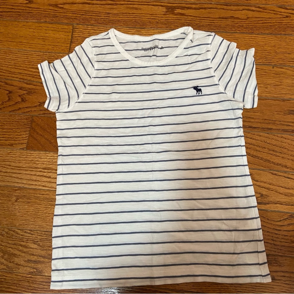 abercrombie soft a&f tee black and white strip size S